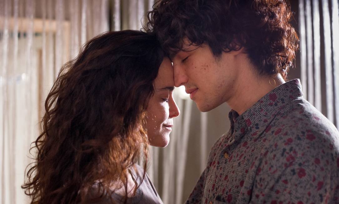 Filme “Eduardo e Mônica” ganha primeiro trailer