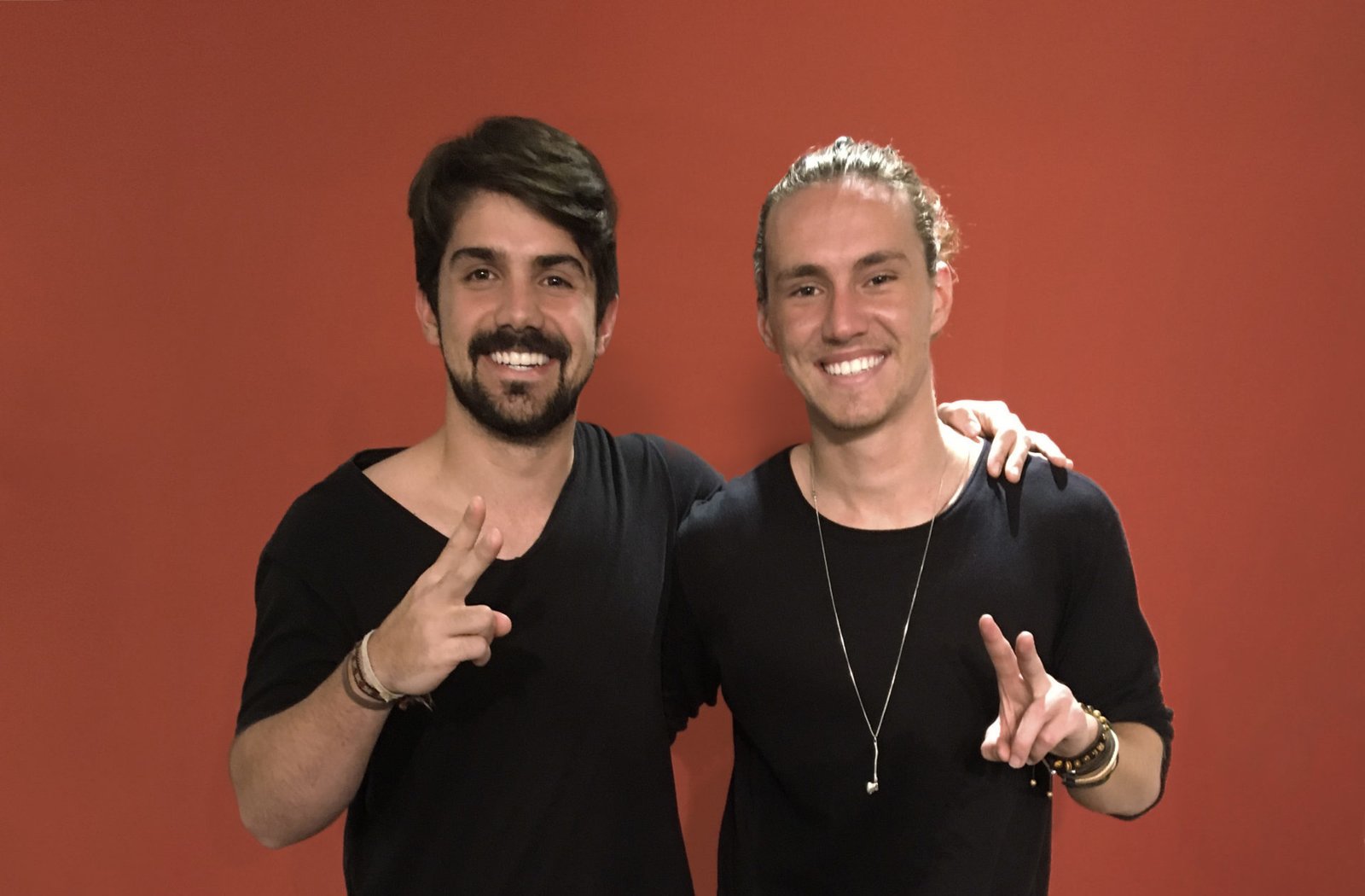 Feat perfeito!  Gabriel Gonti e Vitor Kley lançam  “Céu do Sul”