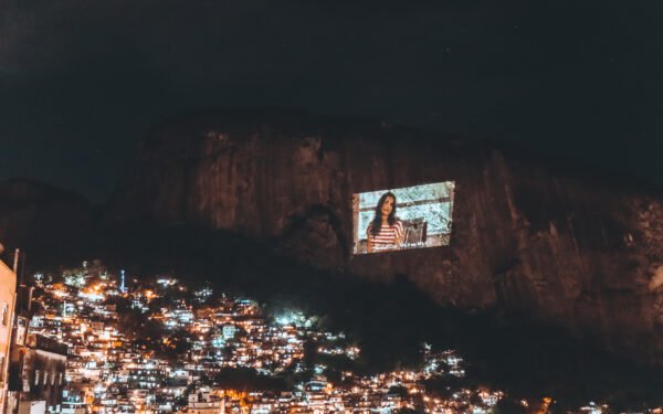 Sony Music Brasil apoia projeto cultural na Rocinha