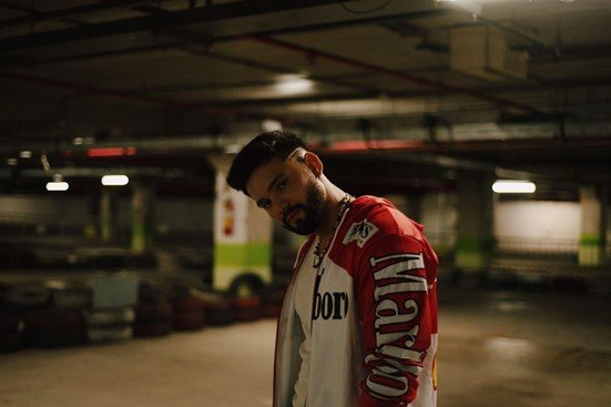 DFONNSO se destaca com o single “Autoescola” e alcança 5º posição das músicas mais tocadas nas rádios pop do Brasil