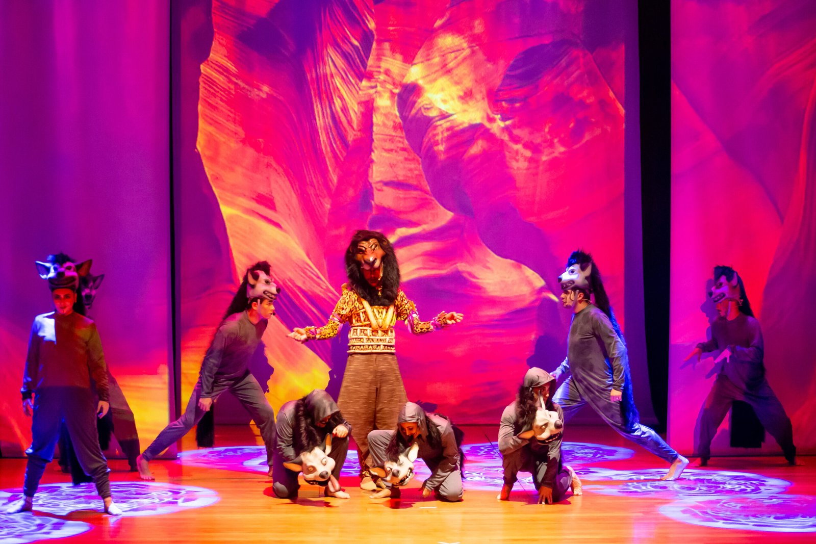 Centro de Convenções Ulysses Guimarães recebe três diferentes musicais neste sábado (25)