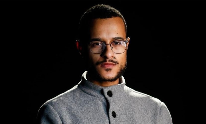 Douglas Rodrigues lança  livro de poesia “25 momentos”