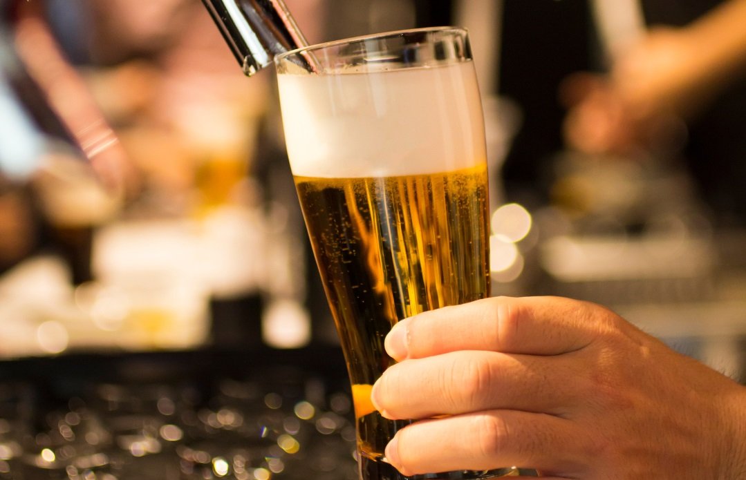 Com ofertas e receitas criativas, restaurantes celebram o Dia da Cerveja